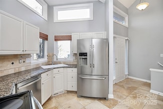 13932 Queens Harbor Rd, Charlotte, NC 28278