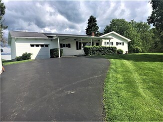 224 California Rd, California, PA 15419