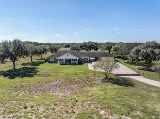 4231 Johnston Rd, Wallis, TX 77485