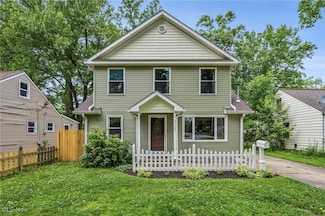 33689 Kenilworth Rd, Eastlake, OH 44095