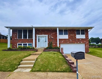 11047 Fawnhaven Dr, Saint Louis, MO 63126