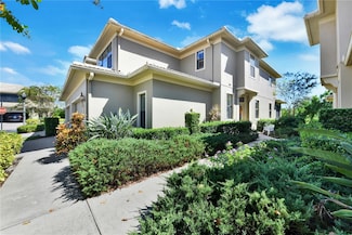 8206 Lapin Ct, Seminole, FL 33777