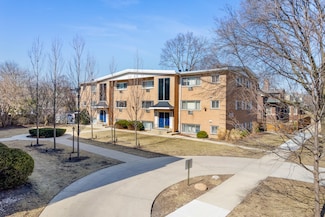 407 Wesley Ave Unit 3, Oak Park, IL 60302