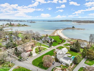 1 Seagate Rd, Riverside, CT 06878
