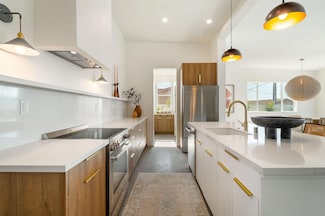 361 W Sunview Ave, Palm Springs, CA 92262