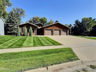 1881 Bonn Blvd, Bismarck, ND 58504