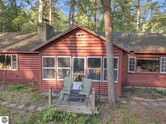 2064 W P M Ln, Baldwin, MI 49304