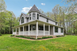 9210 Russellhurst Dr, Willoughby, OH 44094