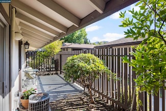 5473 Roundtree Place Unit A, Concord, CA 94521