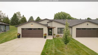 1522 Blaine's Way, Spirit Lake, IA 51360