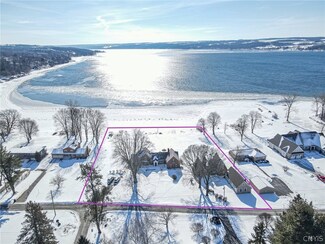 59 Brookhollow Dr, Auburn, NY 13021