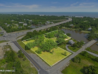 120/124 Bayview St, Pass Christian, MS 39571