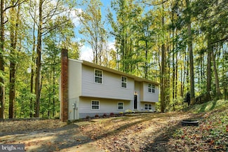 8815 Falling Leaf Dr, Owings, MD 20736