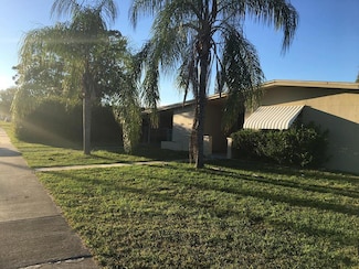 121 SE Bonita Ct, Port Saint Lucie, FL 34983