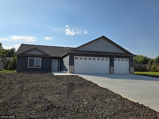 807 Pondview Dr, Arlington, MN 55307