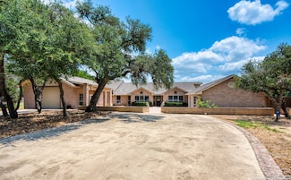 585 Oak Bend Dr, Bandera, TX 78003