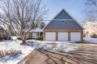 5009 Boulders Dr, Gurnee, IL 60031