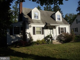 30 Patton Dr, Ewing, NJ 08618