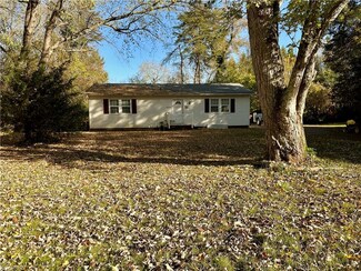 3910 Kim Dr, High Point, NC 27265