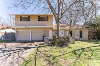 413 Deer Creek Rd, Fort Worth, TX 76140