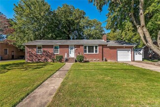 15 Briar Dr, Hampton, VA 23661