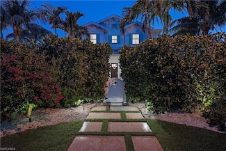 160 Broad Ave S, Naples, FL 34102