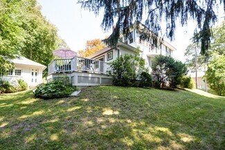 74 Hall St, Leominster, MA 01453