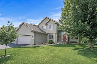 1583 Stoneybrook Dr, Hugo, MN 55038