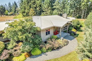 7870 NE Koura Farm Dr, Bainbridge Island, WA 98110