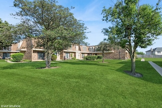7816 Woodward Ave Unit 404G, Woodridge, IL 60517