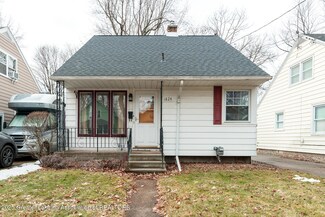 1824 S Rundle Ave, Lansing, MI 48910