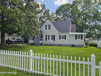 415 Bordeaux St, Jacksonville, NC 28540