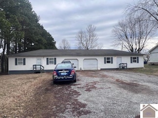625 Chris Dr, Mayfield, KY 42066