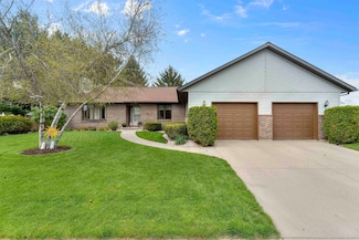 205 Fairbrook Dr, Waunakee, WI 53597
