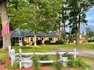 111 Lashaway Drive Cir, East Brookfield, MA 01515