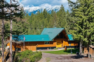 103 E Many Lakes Dr, Kalispell, MT 59901