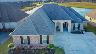 471 Lakehaven Dr, Gonzales, LA 70737