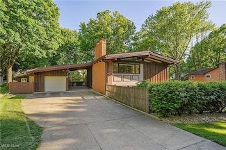 7353 Myrna Blvd, Kent, OH 44240