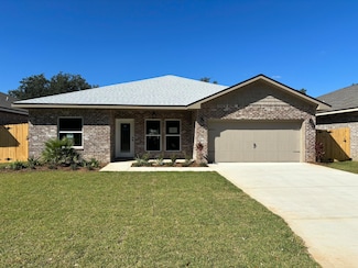 69 4th St, Shalimar, FL 32579