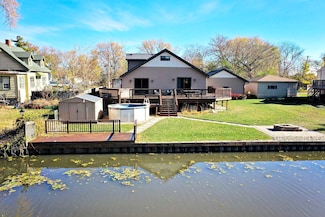 37682 N US Highway 12, Spring Grove, IL 60081