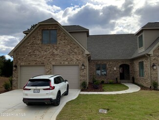 2 Castle Bridge Ct, Pinehurst, NC 28374