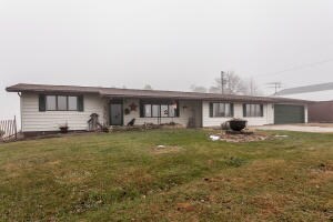 740 Hoover Hwy, Lowden, IA 52255