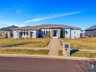 6809 S Jovan Cir, Sioux Falls, SD 57108