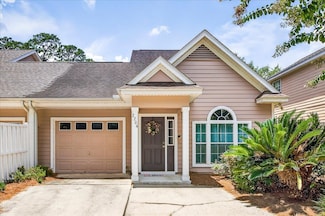 2704 Laurelwood Ln, Tallahassee, FL 32308