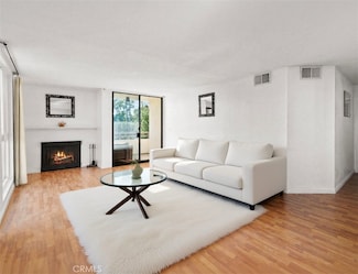 911 N Kings Rd Unit 310, West Hollywood, CA 90069
