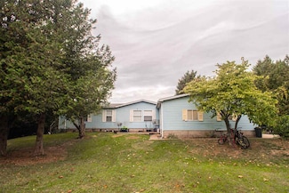 425 Knollcrest Ln, Charlevoix, MI 49720