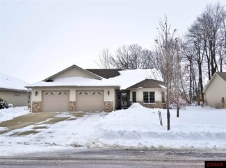 125 Amber Ln, Mankato, MN 56001