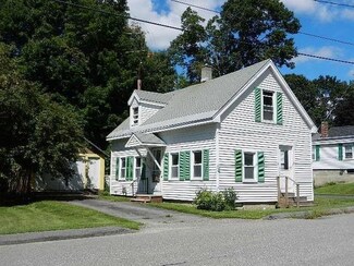 8 Kinderhook St, Randolph, ME 04346
