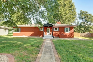 614 N Main St, Mount Vernon, MO 65712