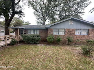 311 N Atlantic Ave, Southport, NC 28461